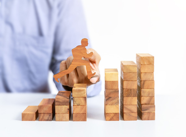 企業(yè)戰(zhàn)略規(guī)劃的步驟是什么？如何落地實(shí)施？