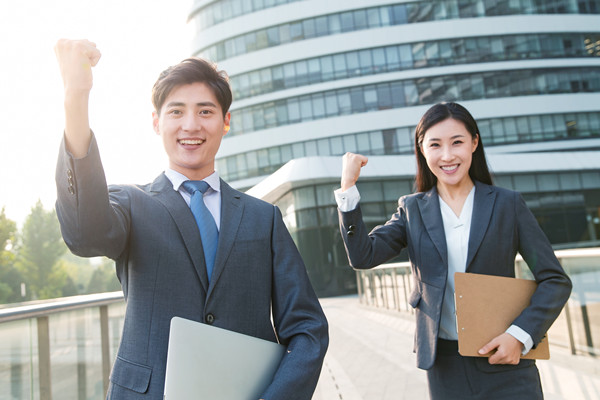 集團管控：統(tǒng)一策略、優(yōu)化運營、提升效率