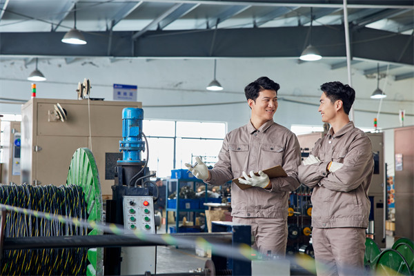 制造業(yè)管理新策略，引領(lǐng)企業(yè)高效運(yùn)營，提升競爭力