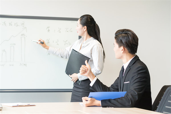 深化人力資源培訓(xùn)，打造高素質(zhì)專業(yè)化人才團(tuán)隊(duì)