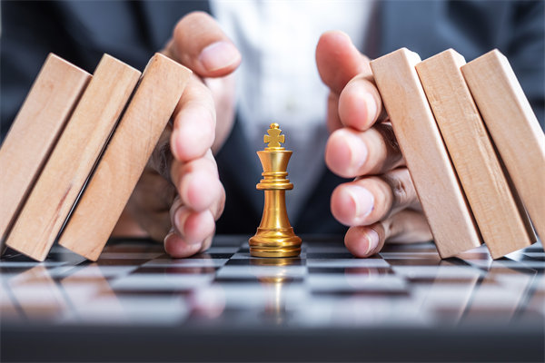 企業(yè)戰(zhàn)略調(diào)整如何有效應(yīng)對行業(yè)變革挑戰(zhàn)？