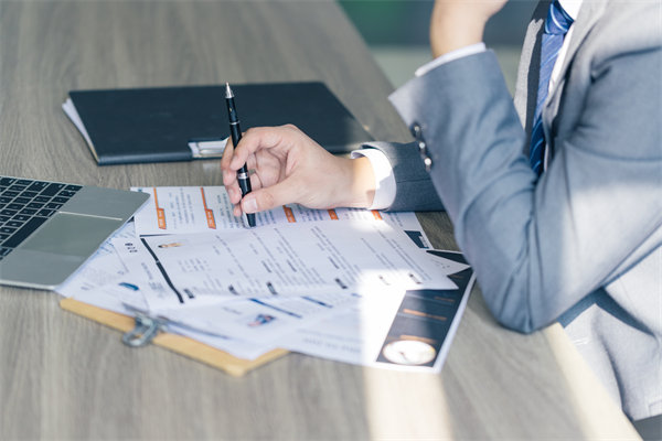企業(yè)在招聘過(guò)程中，如何確保公平性與多樣性并存？