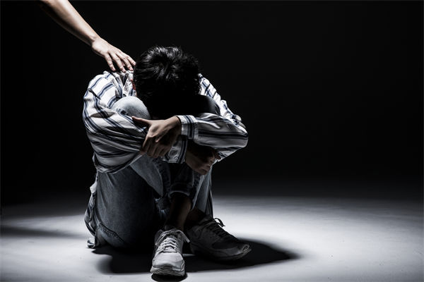 女子漏接電話被市監(jiān)所工作人員辱罵，人力資源管理有何感悟？