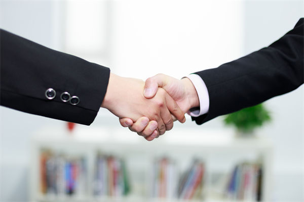 如何通過人力資源管理提升企業(yè)核心競爭力？