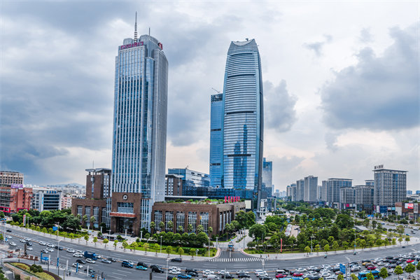 企業(yè)卡在增長(zhǎng)瓶頸管理老套，東莞管理咨詢能劈開新路嗎？